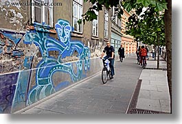 biking-by-graffiti-2