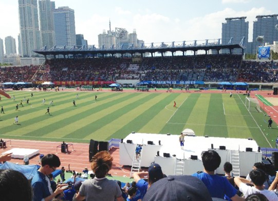 At the annual Yon-Ko games, where Yonsei University and Korea University go head to head with sports! 