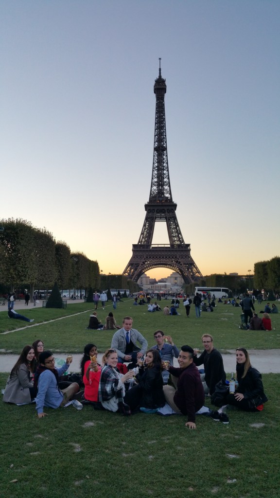 Le Champagne under Eiffel 