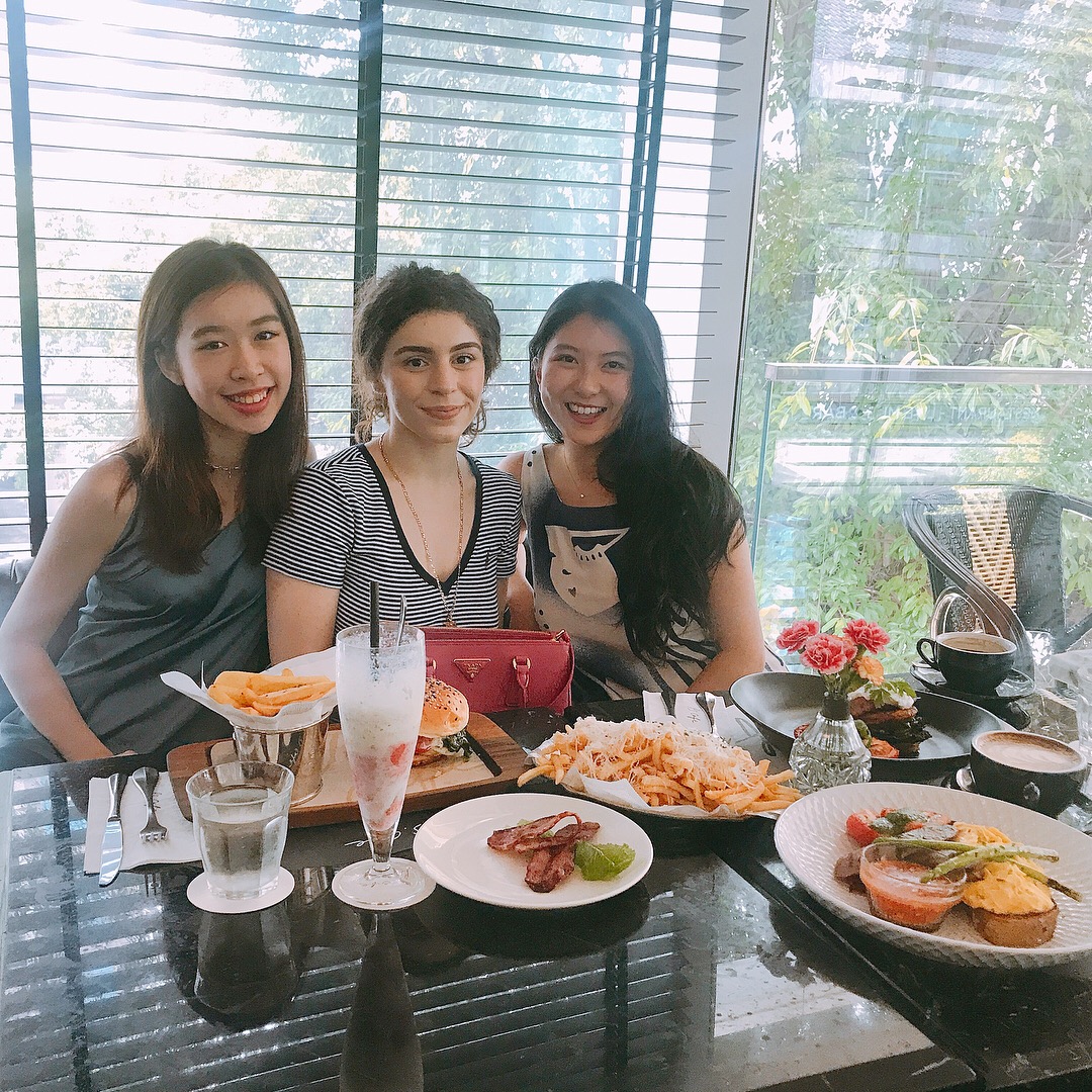 Brunch with Girl