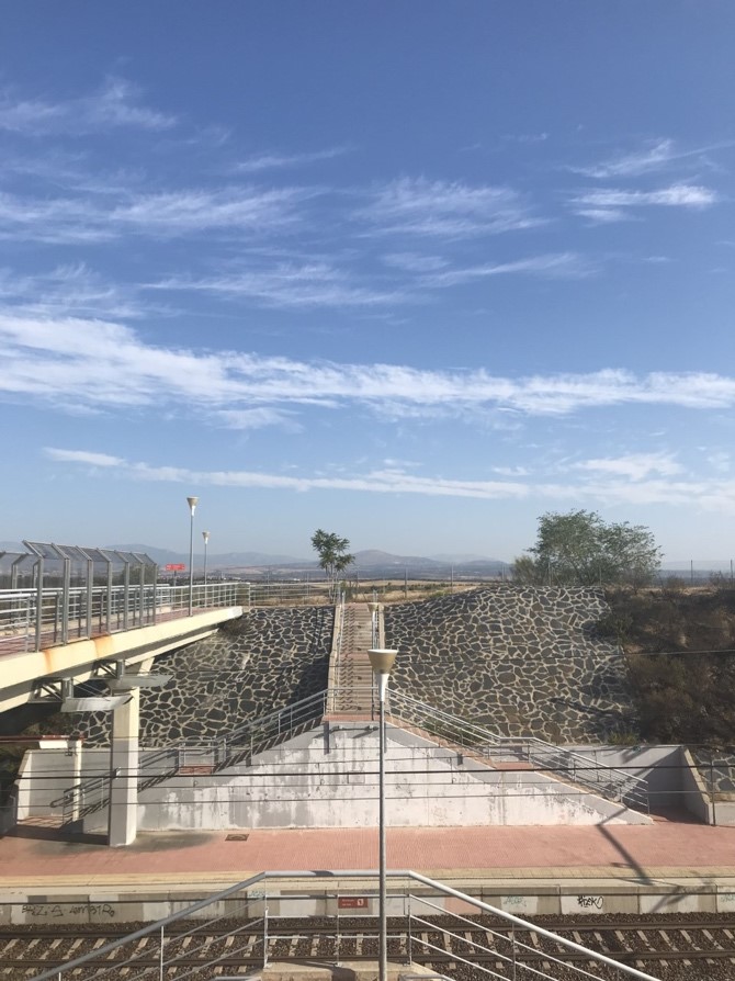 A close up of a bridge
Description automatically generated